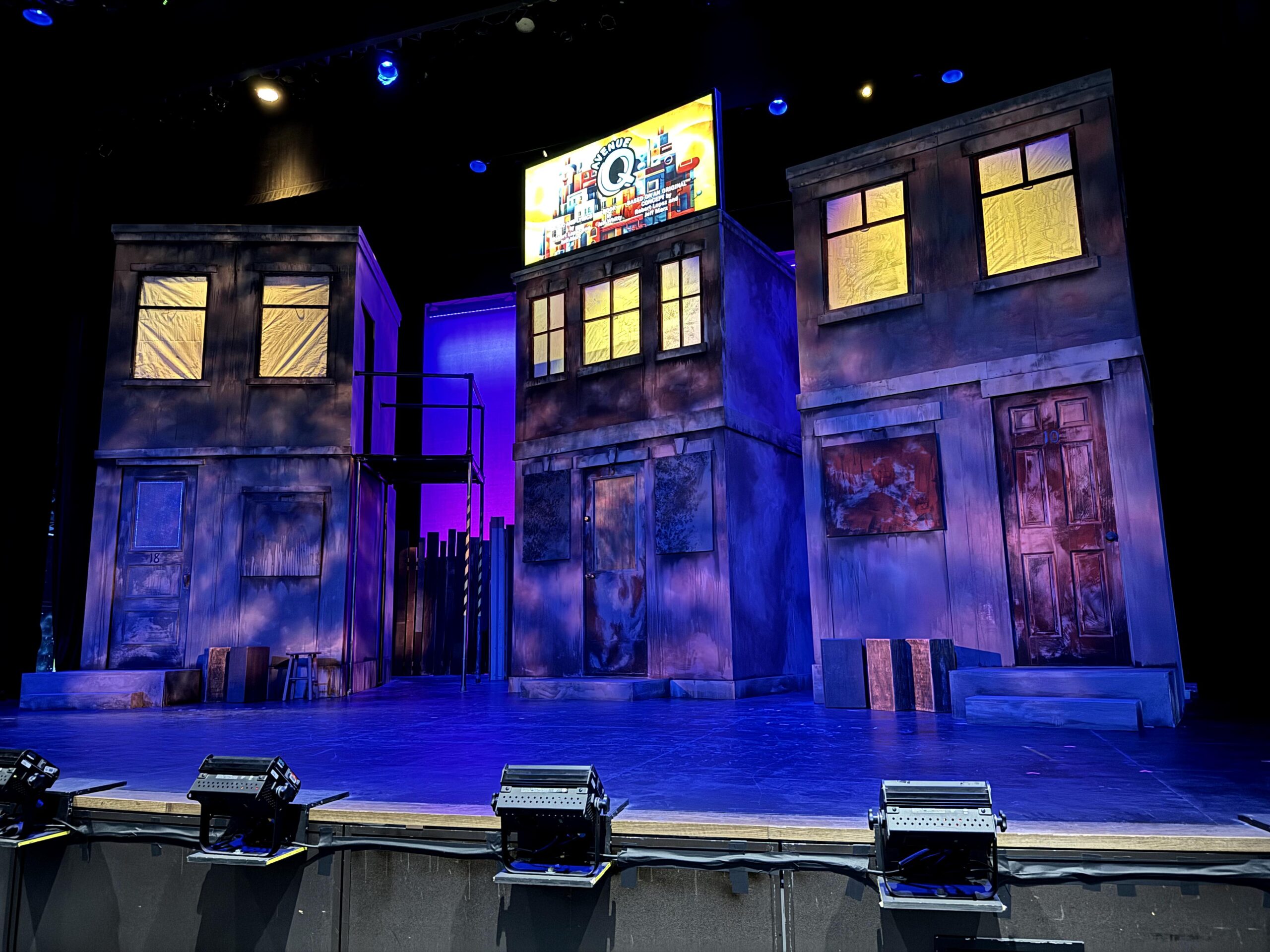 Avenue Q stage set